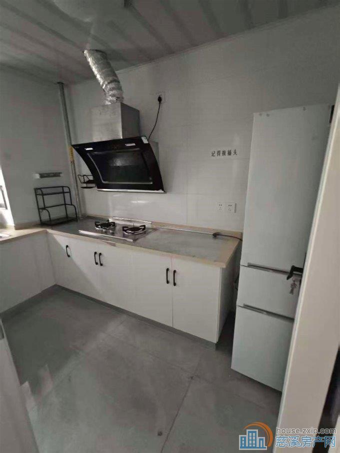 紫荆府大套分割60平精装一室1800元