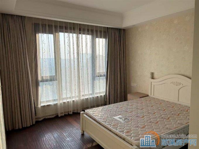 金地鸿悦137平精装车位好楼层5500元