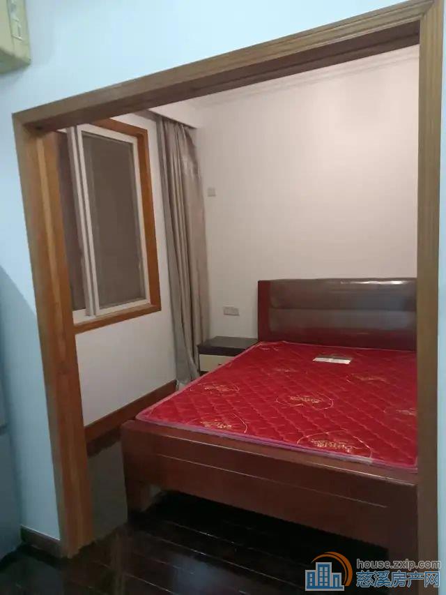 市中心 景观花苑 精装 月租金1400元