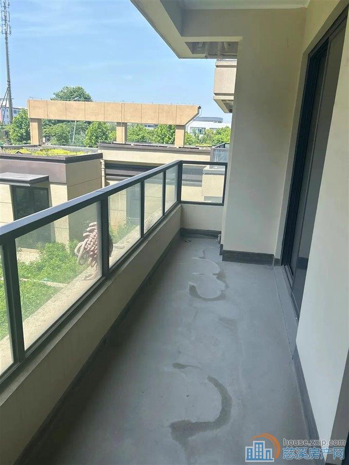 珑玥府叠墅 一复二带地下室带花园车位二只