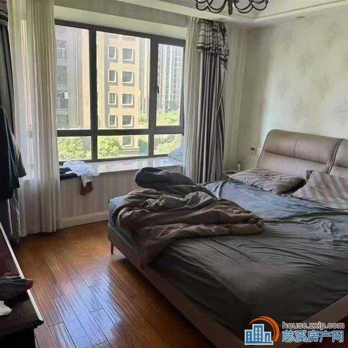 白金湾小区电梯精装修125.8万直接房源