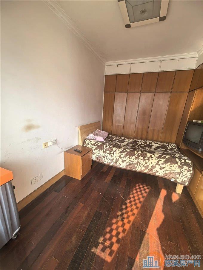 景和家园东区60平46.8万浙师大书包