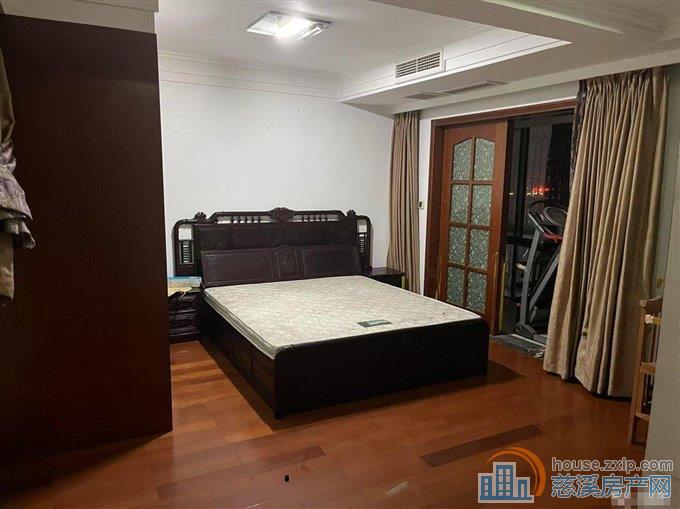 金旦花园电梯复式191平精装三室195万