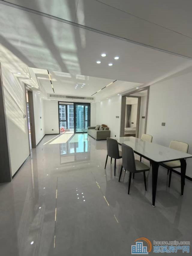 万固四室二卫全新装修中央空调首次出租