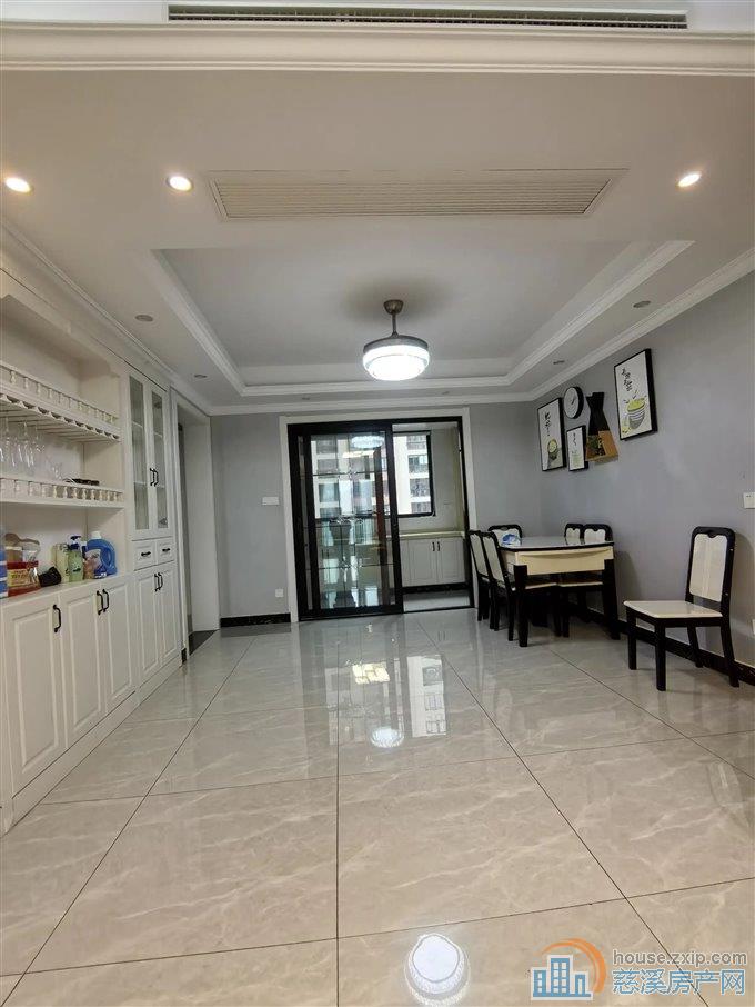 复地御溪雅苑 精装保养好 中间楼层