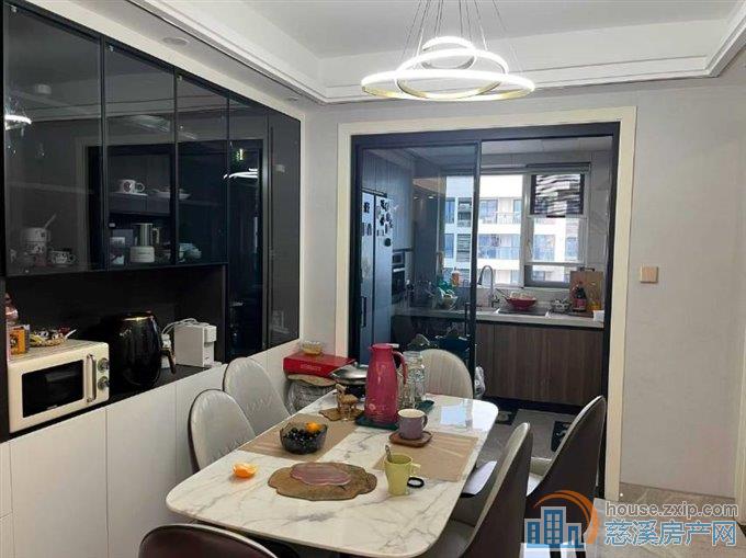 天元月桂府124平三室两厅两卫精装