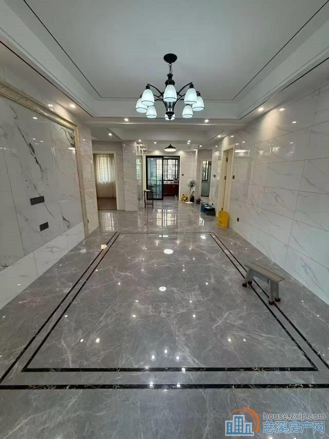 特价白彭兴隆苑122平精装车位储藏间