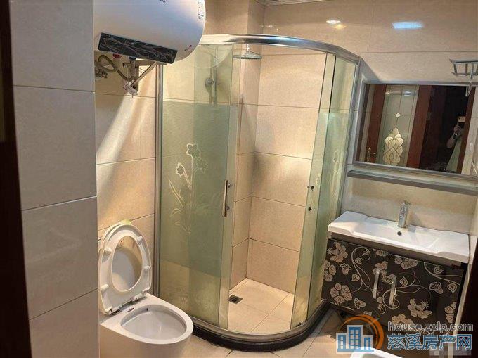 金旦花园电梯复式191平精装三室195万