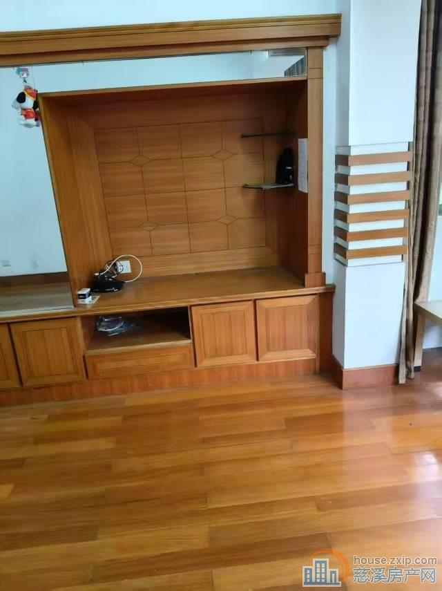 景芳园1楼67平➕架空层老精装62万