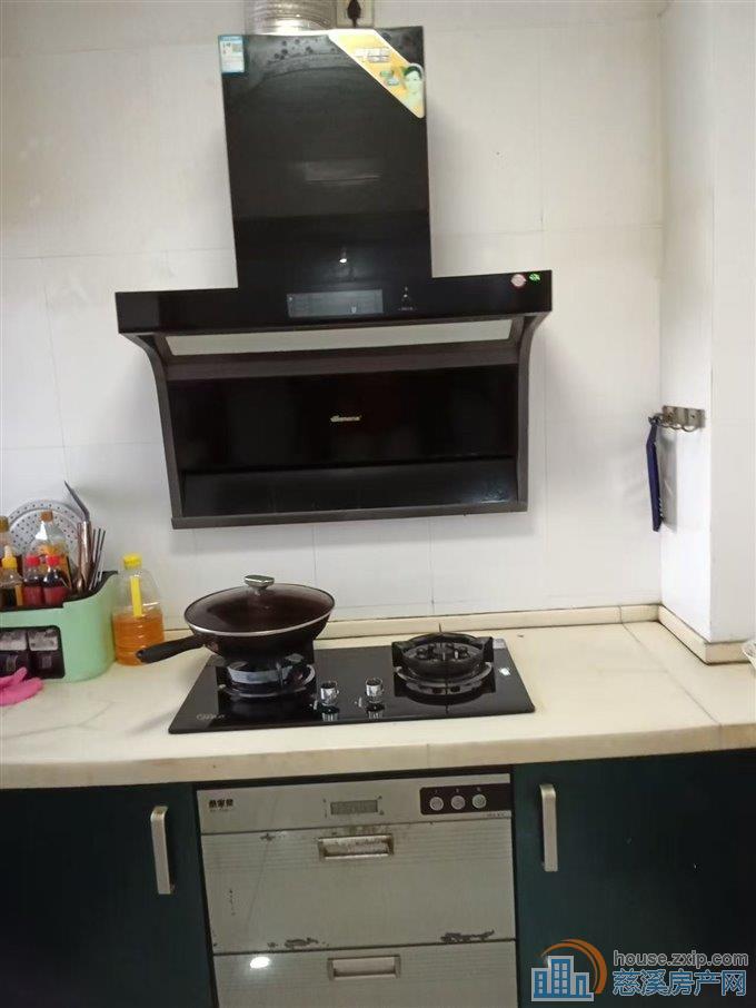 新城大道旁丽都苑113平精装110.8万