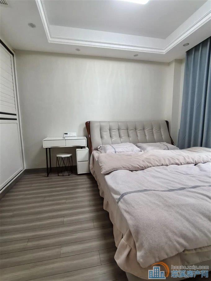 复地御溪雅苑 精装保养好 中间楼层