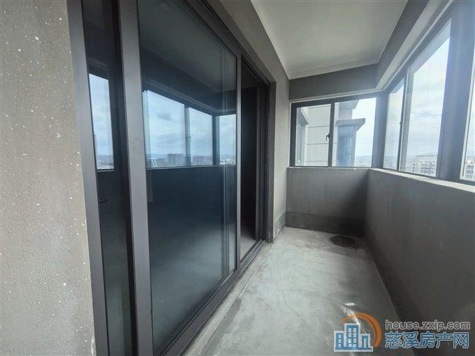 新河坊旁边 东越府 毛坯112平方低总价