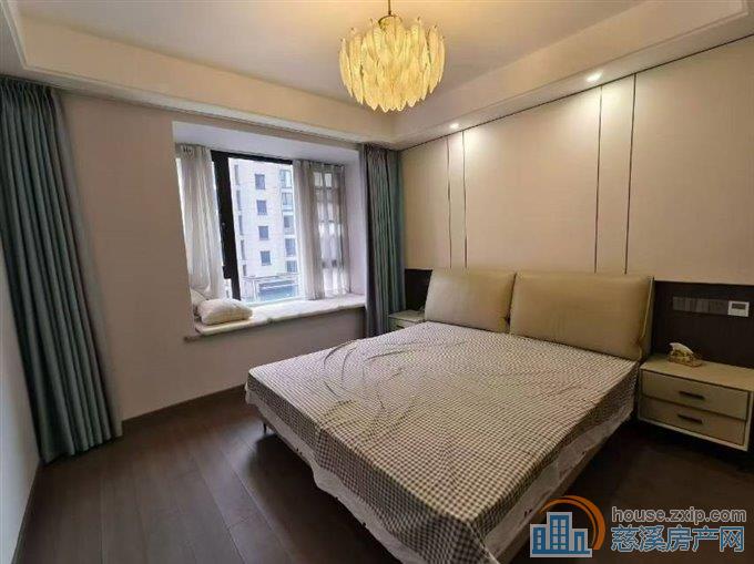 珑玥府143平方精装修238万满2年