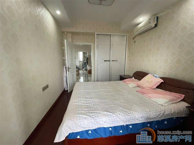 鸣北小区 精装电梯房 月租金2800元