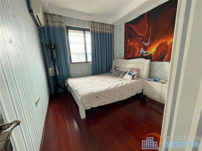 鸣北小区 精装电梯房 月租金2800元