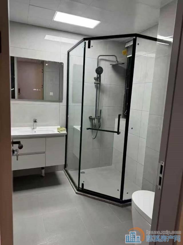 上林坊 江岸臻园 三室+车位 3900元