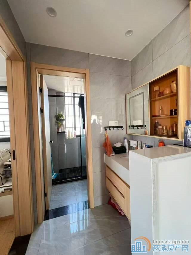 新潮塘北苑107平边套好楼层精装3室