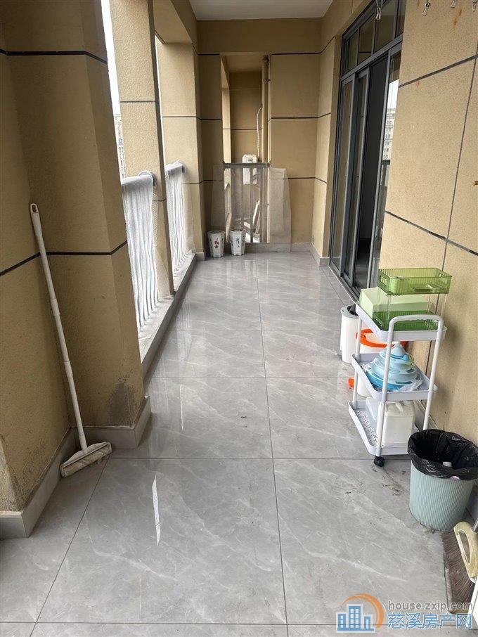 鸣北小区153平 2300/月