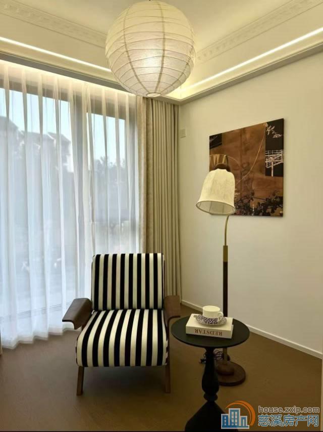 蔚蓝云图85平3室豪华装修110.6万