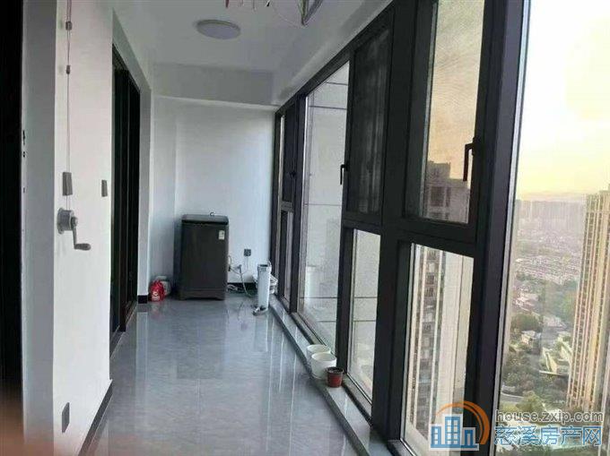 江滨江岸臻园高楼层143平精装168万