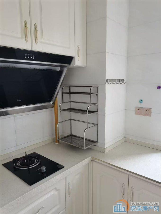 嘉景园电梯房2室精装带一个车位直接钥匙在