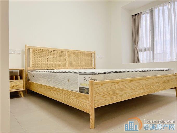 珑玥府112平精装3室2厅4500元/月