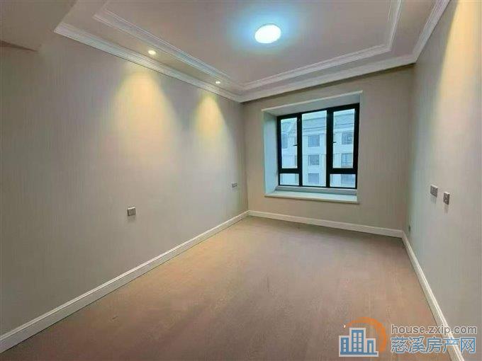 中海湖心半岛143平统一精装328万