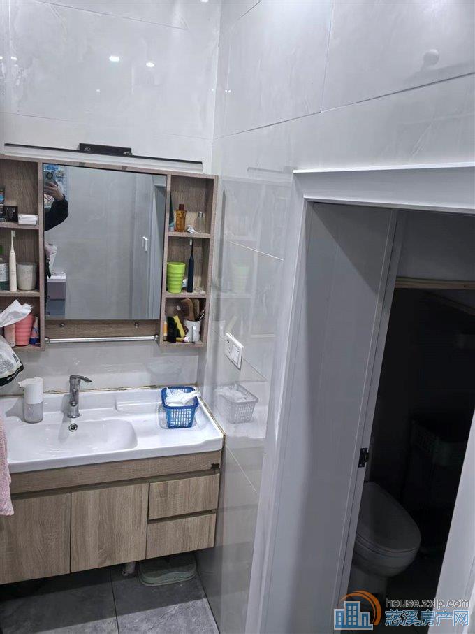 三小XQ房一通二69平送阁楼16平90万