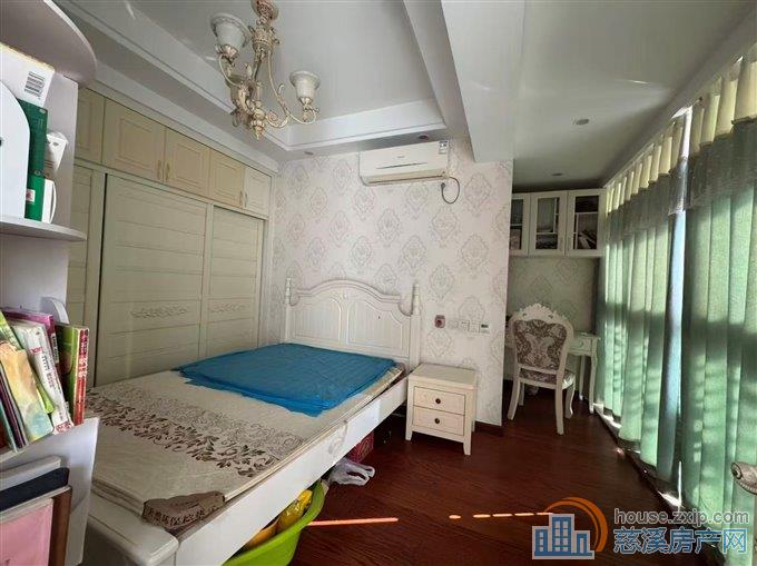 界牌 新村小区 90平 三间朝南 精装