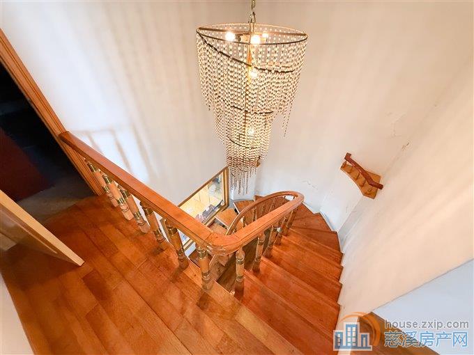 捡漏 白云公寓复老精装 大露台 车库一只