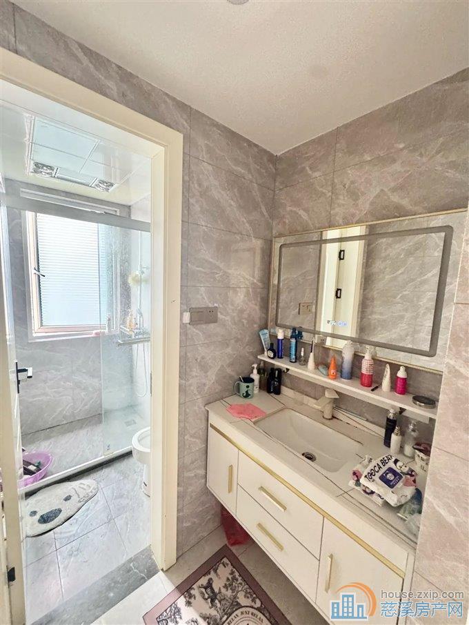 凤鸣梧桐府143平158万精装修