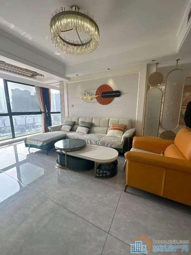 泊江府125平精装黄金楼层满2年236万