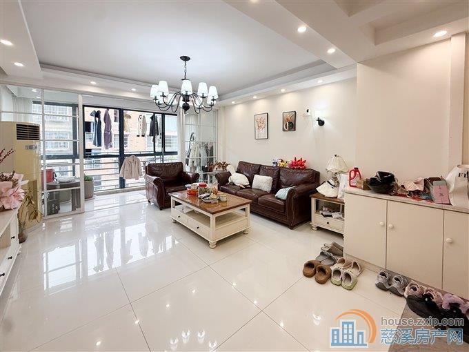 天和家园东区136平126万送车位