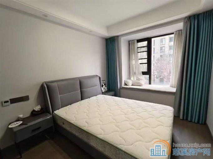 珑玥府143平方精装修238万满2年