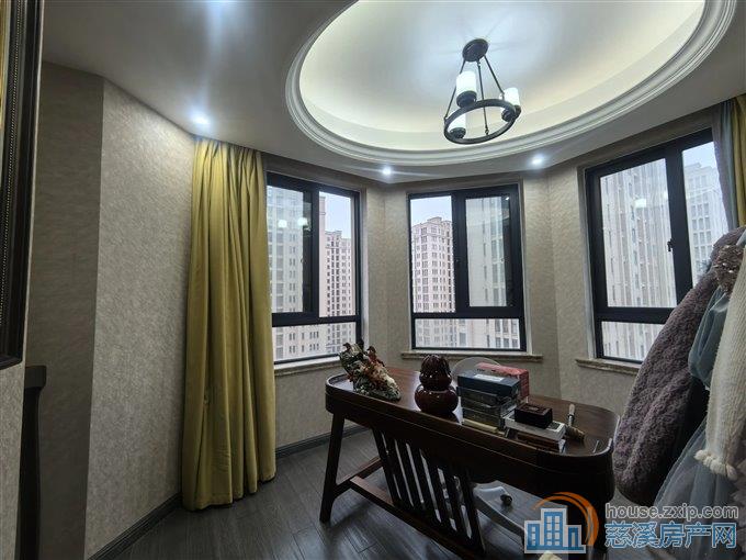 新潮塘南苑162平182万精装修带车位