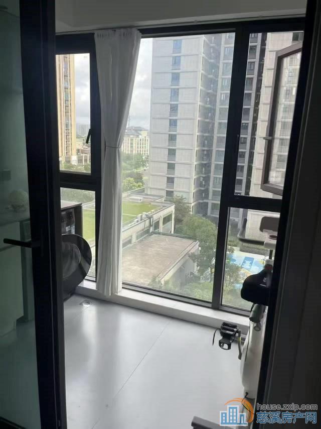 银泰附近江滨之城143平豪装带车位