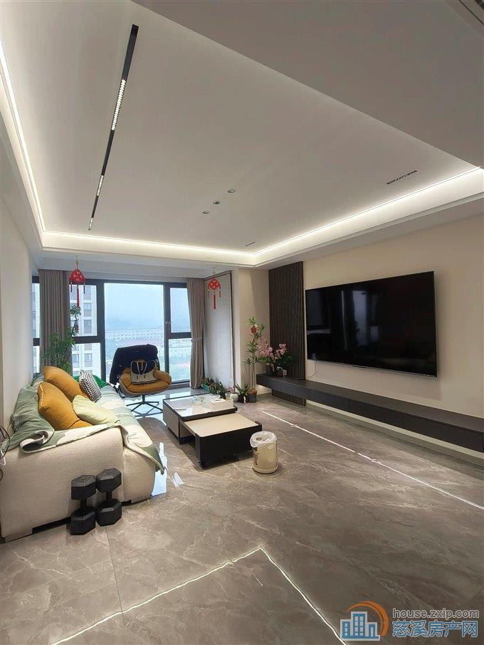 梧桐府 精装 带车位 黄金楼层