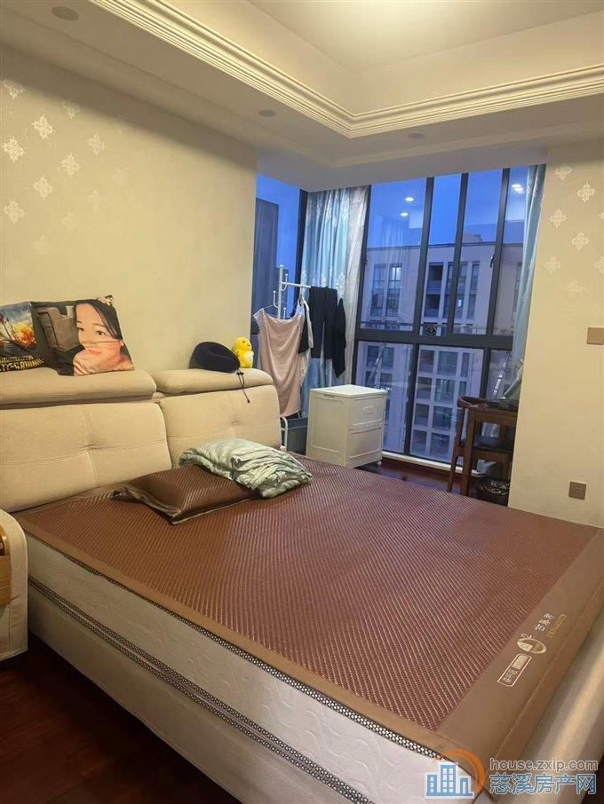 特价出售界牌新村138平 东边套带车位