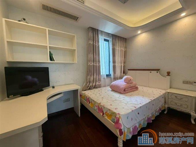 银桂苑130平精装满两年146.8万