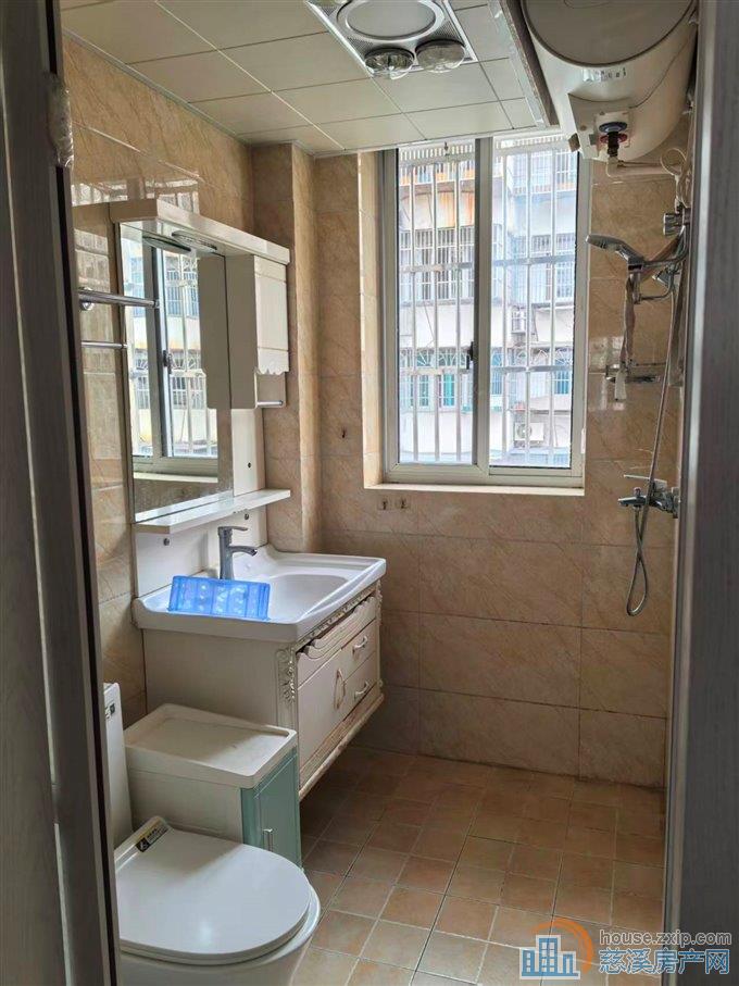 茜苑新村3楼精装2室2厅2000元