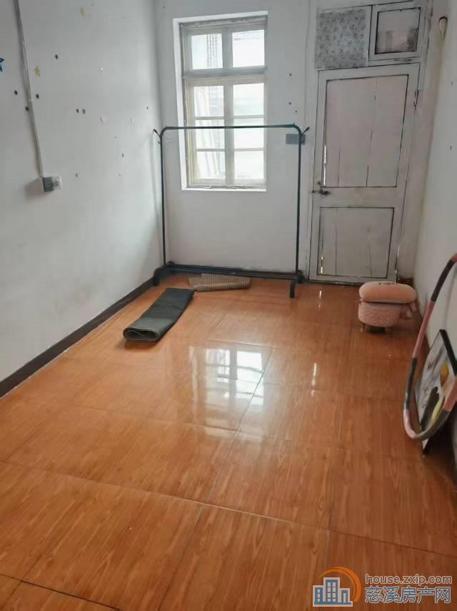 东门新村楼层佳57平精装5年106万