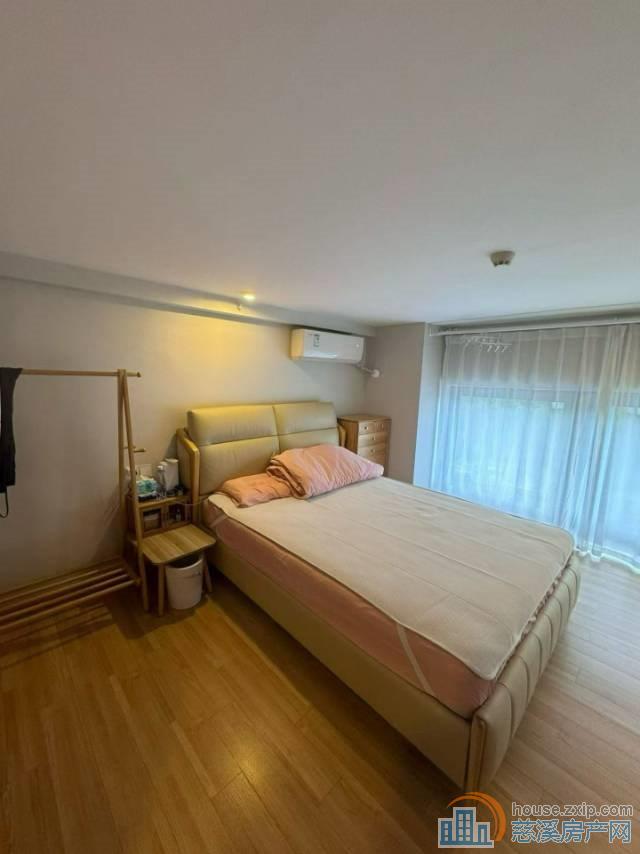 海铂中心53复53平2室56.8万车位