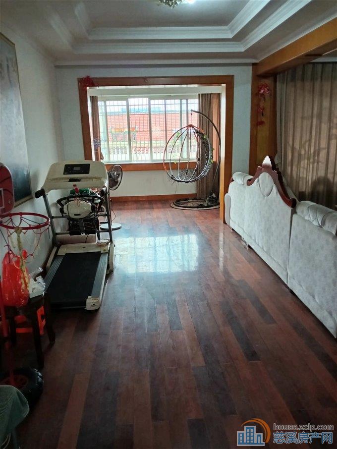 金东南苑136平97万送车库单价7千