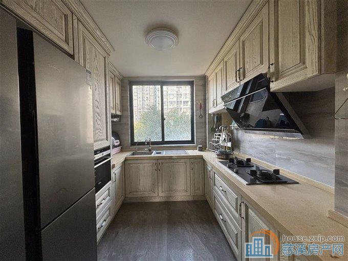 美华银桂苑137平158万送车位带露台