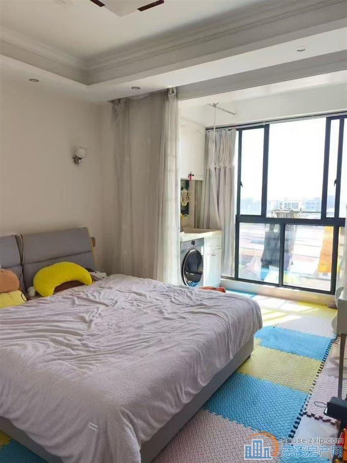 特价出售梅林苑带车位杂物间精装