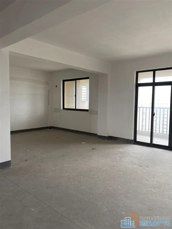 鸣北小区 毛坯153平139.8万低总价