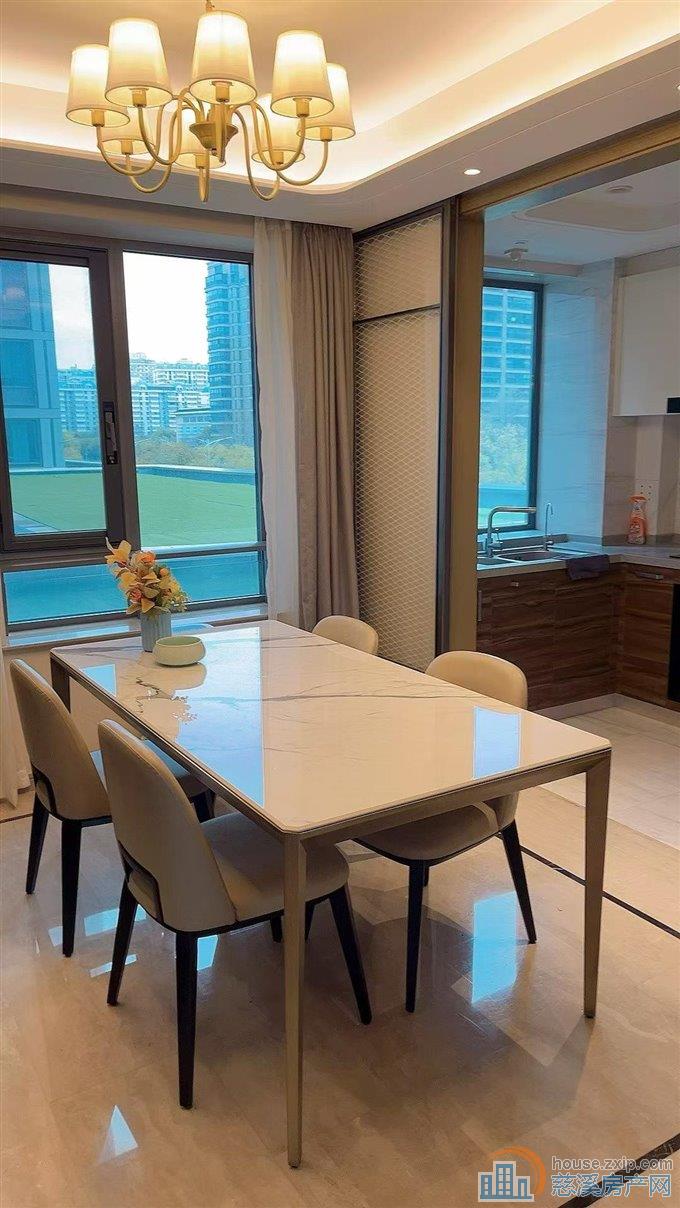 慈澜府东区三室精装带地暖6200包物业