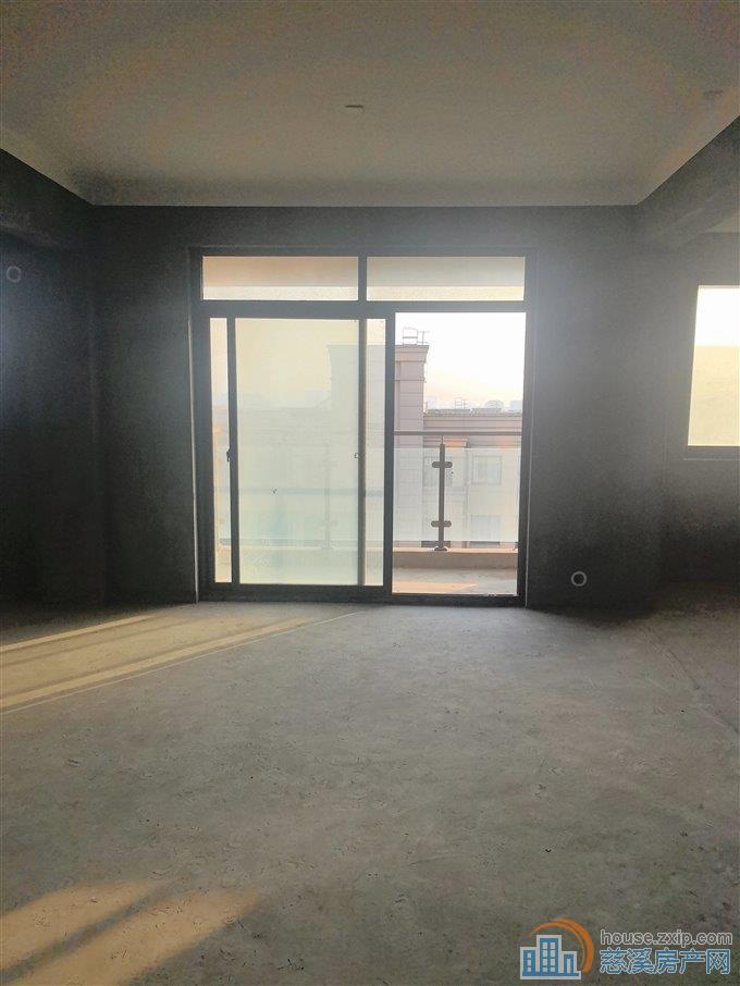 尚德家园   带车位杂物间