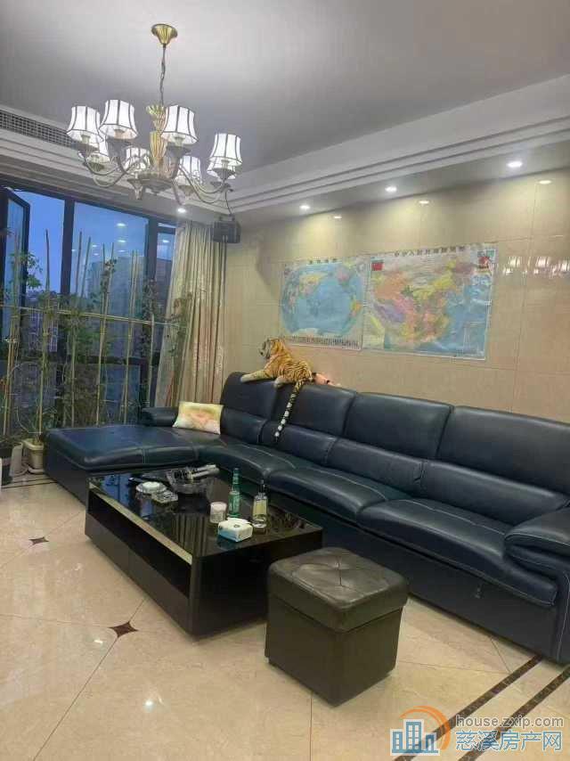 界牌小区138平中上层精装+车位储藏间