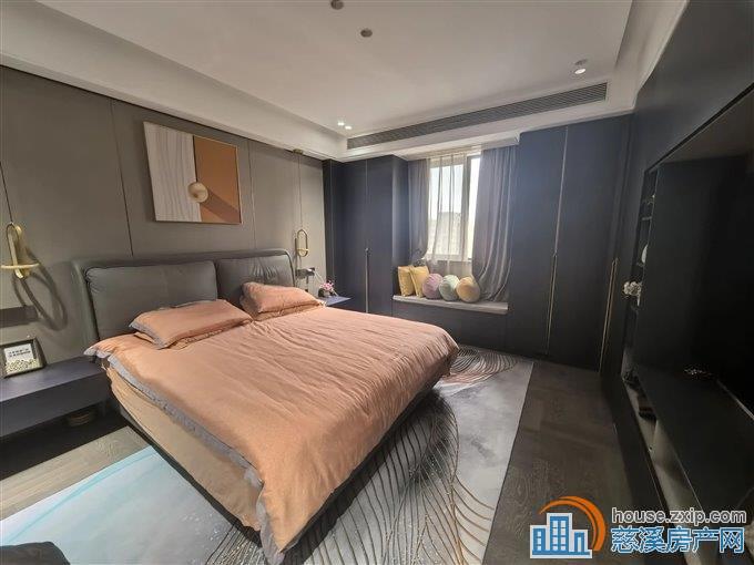 复地御溪雅苑 精装保养好 中间楼层